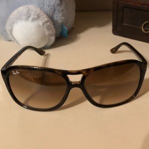 Women’s ray bans